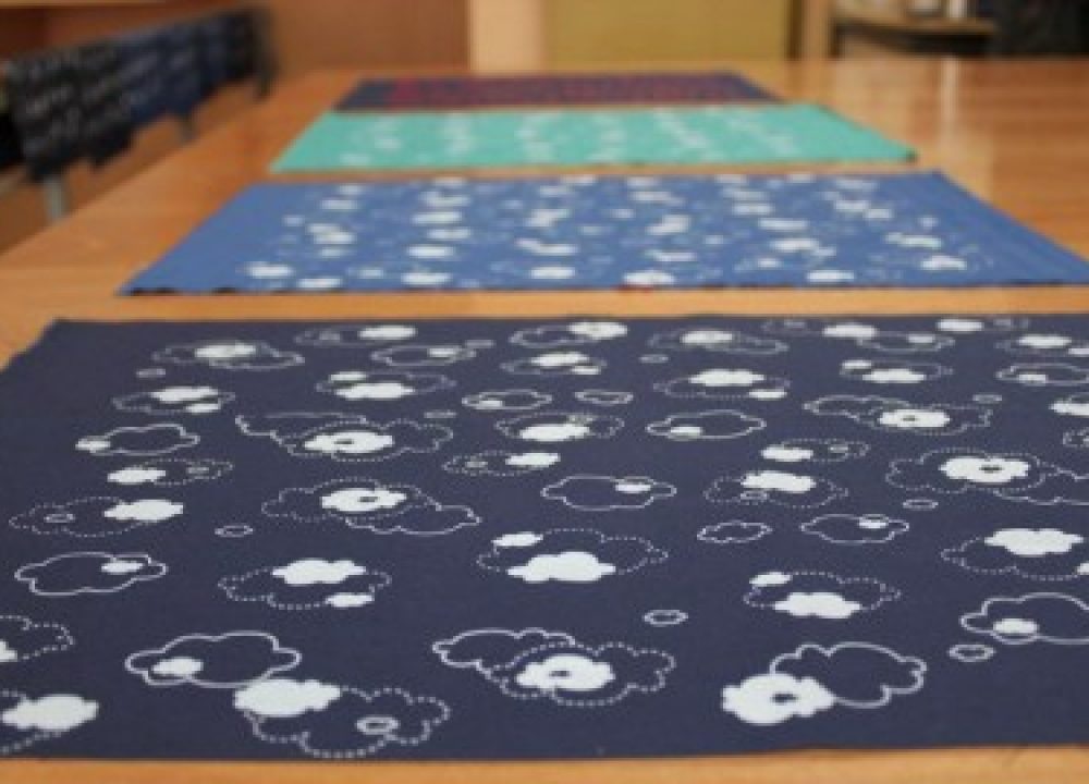 Nina teaching screen printing at Blue Sphere